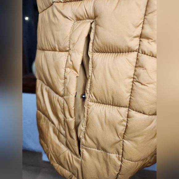 Swiss Tech puffer vest size small - Picture 8 of 14